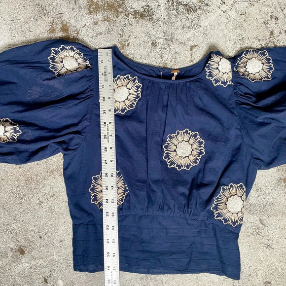 Free People My Girl Navy Cream Boho puff sleeve Embroidered Blouse. Size XS - Picture 11 of 12